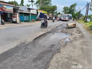 Rawan Kecelakaan, Jalan Lingkar Timur Sidoarjo Rusak Tak Pernah Diperbaiki