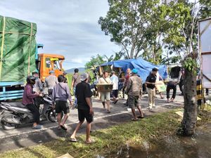 Truk Vs Truk di Jalan Denpasar-Gilimanuk, Satu Warga Sumba Tewas Tergencet