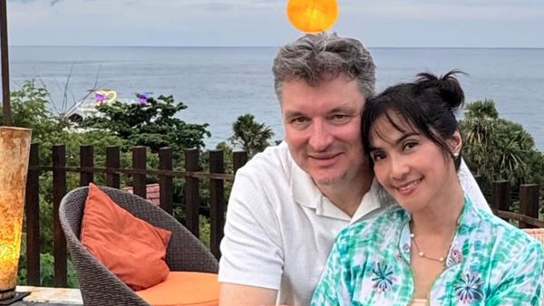 Potret Maudy Koesnaedi Mesra Bareng Suami, Wajah Awet Muda Curi Atensi