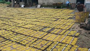 Produksi Kerupuk Mie Meningkat Saat Ramadan