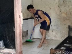 Warga Berbenah Usai Banjir di Dewi Sri