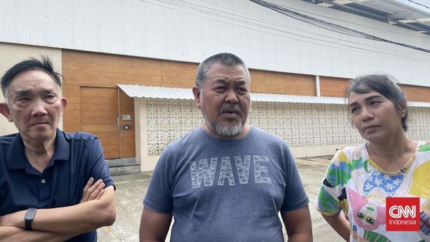 Warga perumahan Pulomas yang tergangu dengan suara bising lapangan padel komersial disekitar tempat tinggalnya, Jakarta, Rabu, 25 Februari 2026