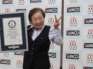 Kisah Pegawai Cetak Rekor, Kerja di Posisi yang Sama Selama 65 Tahun