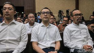 Korupsi Minyak Mentah, Eks Bos Pertamina Patra Niaga Divonis 9-10 Tahun