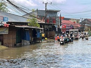Akses Jalan Poros Makassar-Moncongloe Via Nipa-nipa Masih Terendam Banjir