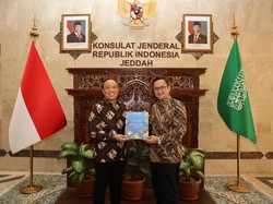 Setelah AS dan Eropa, Buku MBG Polri Kini Disalurkan ke Timur Tengah
