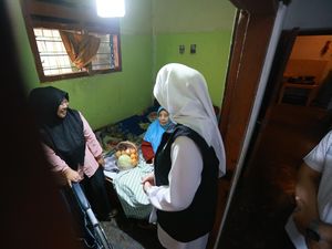 Homecare Jemput Bola Bupati Banyuwangi Bantu Lansia Tetap Terlayani