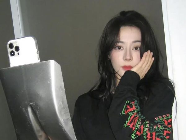 Casing Sekop Jadi Sorotan! 7 Gaya Nyeleneh Dilraba Dilmurat Ini Curi Perhatian