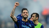 Hakan Calhanoglu Bahagia di Inter Milan