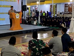 Hangatnya Bukber Kapolda Jabar Bareng Santri Ponpes Suryalaya
