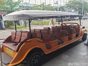 Menjelajah PIK Naik Odong-Odong Listrik