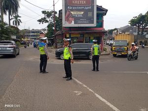 Sejumlah Ruas Jalan di Ciputat Rusak dan Berlubang, Ini Titiknya