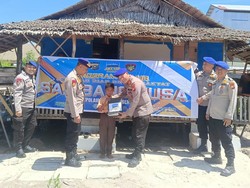 Dukung Pendidikan di Pesisir, Polres Bengkalis Beri Bantuan Lewat Jalur