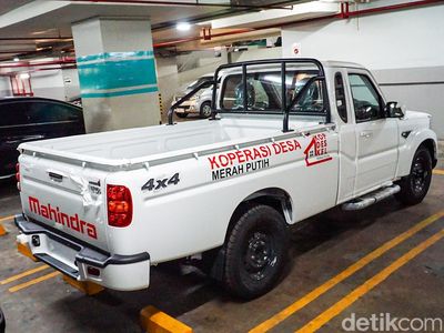 Wujud Pick Up India Mahindra Berstiker Koperasi Desa Merah Putih