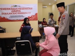 300 Warga Ikuti Bakti Kesehatan Ramadan Polres Kediri Kota