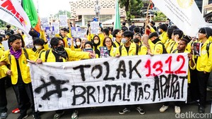 BEM UI Demo di Mabes Polri Tolak Brutalitas Aparat