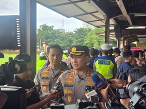 Video Polri Kerahkan 3.093 Personel Amankan Demo Mahasiswa di Mabes Polri