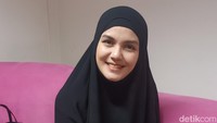 Cerita Nadya Almira Mantap Berhijab Syar'i dan Kurangi Kegiatan di Dunia Hiburan