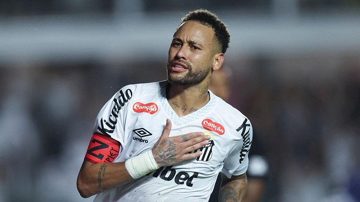 Neymar merayakan golnya ke gawang Vasco da Gama.
