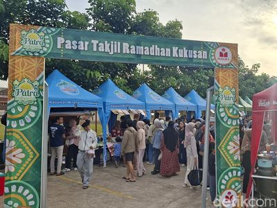 War Takjil Bareng Mahasiswa-Mahasiswi di Patra Kukusan Depok