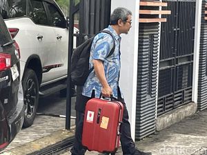 Geledah Rumah Eks Pj Sekda Pati Riyoso, KPK Bawa 3 Koper