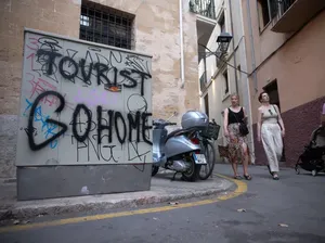 Aktivis Sabotase 500 Lockbox di Granada, Protes Sewa Jangka Pendek