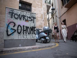 Aktivis Sabotase 500 Lockbox di Granada, Protes Sewa Jangka Pendek