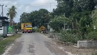 PT BSI Pavingisasi Jalan Ringinagung Banyuwangi Jelang Lebaran