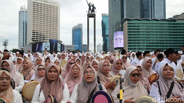Rebana Kolosal Ramaikan Pembukaan Jakarta Ramadan Festival