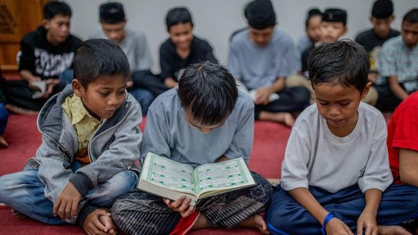 Tadarus Ramadan Warnai Kegiatan Belajar di Sekolah Rakyat