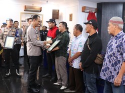 Bubarkan Balap Liar di Kota Malang, Puluhan Warga Dapat Penghargaan