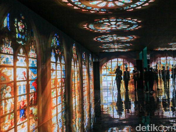 Umat Katolik Padati Jakarta Eucharistic Revival