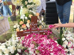 Lagu Darah Juang Iringi Pemakaman John Tobing di Sleman