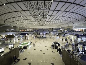 Imbas Konflik AS-Israel vs Iran, Jemaah Umrah Tertahan di Negara Transit & Saudi