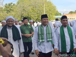 Ketum PPP Kunjungi Ponpes Babussalam Pekanbaru, Bawa Pesan Ini