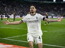 Kevin Diks Apes Dulu, Jadi Pahlawan Gladbach Kemudian