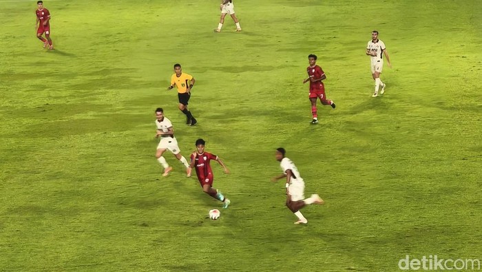 Laga Persis Solo melawan Persik Kediri pada pekan ke-23 Super League 2025/2026, di Stadion Manahan, Kota Solo, Minggu (1/3/2026).