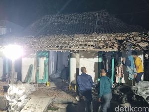 Remaja Tewas gegara Ledakan Rumah di Ponorogo Diduga Tengah Rakit Petasan