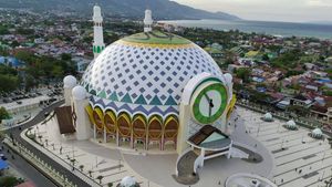 Masjid Raya Baitul Khairaat Palu, Kubah Raksasa Pecahkan Rekor MURI