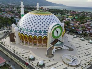 Masjid Raya Baitul Khairaat Palu, Kubah Raksasa Pecahkan Rekor MURI