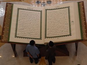 Apa Perbedaan Nuzulul Quran dan Lailatul Qadar? Ini Amalan Sunnahnya