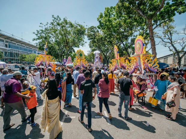 Thaipusam Festival di Malaysia merupakan perayaan budaya Hindu yang juga dikenal sebagai salah satu festival makanan Asia paling meriah karena menghadirkan berbagai hidangan tradisional gratis untuk para pengunjung.
