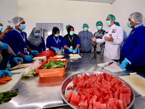 Ibas Pastikan Standar Higienitas MBG Terjaga, SPPG Karanglo Jadi Contoh