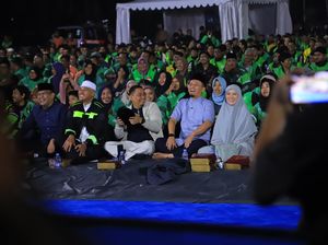 Momen Walkot Pekanbaru Sahur On The Road Bareng 2.000 Driver Ojol