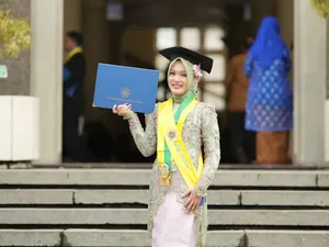 Lulus S1 UGM dalam 3 Tahun, Zufa Jadi Satu-satunya Peraih IPK 4 dari 1.200 Wisudawan