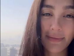 Video Agnez Mo Tegaskan Tak Terjebak di Dubai: Aku Baik-baik Saja