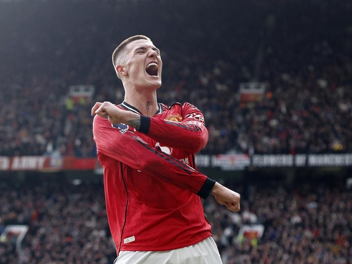 Soccer Football - Premier League - Manchester United v Crystal Palace - Old Trafford, Manchester, Britain - March 1, 2026 Manchester United's Benjamin Sesko celebrates scoring their second goal Action Images via Reuters/Jason Cairnduff EDITORIAL USE ONLY. NO USE WITH UNAUTHORIZED AUDIO, VIDEO, DATA, FIXTURE LISTS, CLUB/LEAGUE LOGOS OR 'LIVE' SERVICES. ONLINE IN-MATCH USE LIMITED TO 120 IMAGES, NO VIDEO EMULATION. NO USE IN BETTING, GAMES OR SINGLE CLUB/LEAGUE/PLAYER PUBLICATIONS. PLEASE CONTACT YOUR ACCOUNT REPRESENTATIVE FOR FURTHER DETAILS..