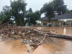 Ini Biang Kerok Meluapnya Sungai Tanjung Nganjuk yang Rendam Puluhan Rumah
