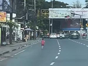 Viral Bocah Laki-laki Berlarian di Jalan Margorejo Surabaya