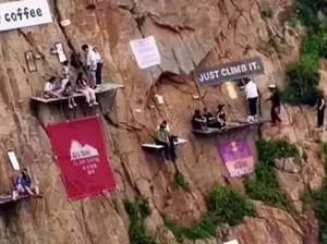 Kafe Paling Ekstrem di Dunia Ini Lokasinya Ada di Tebing Curam Berbahaya!